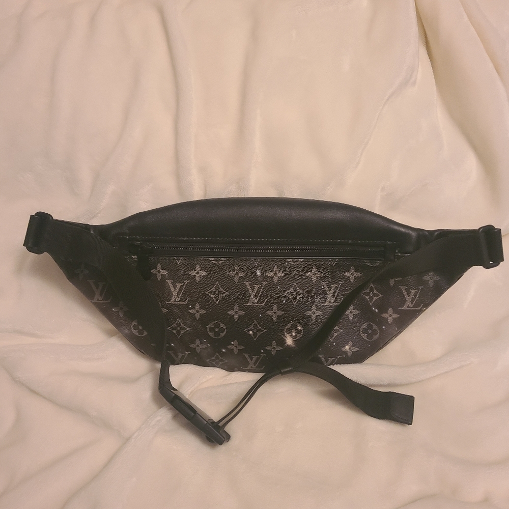 Authentic LV Louis Vuitton Special Edition Galaxy Discovery Mono Belt Bum Bag - Picture 13 of 16